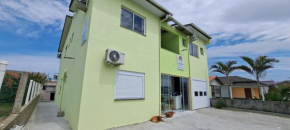 Camelo locação de Suítes Individuais Pousada com Cozinha e Sala Compartilhada